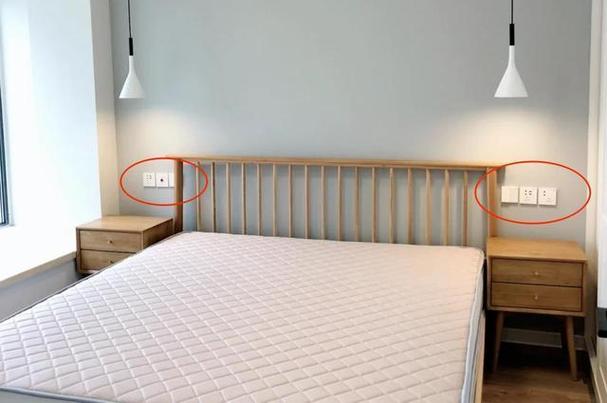 床太大插座被挡住一个图标